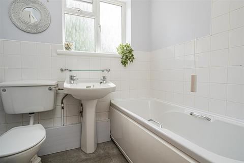 7 Spring Close, Harefield, Uxbridge, UB9 6HD