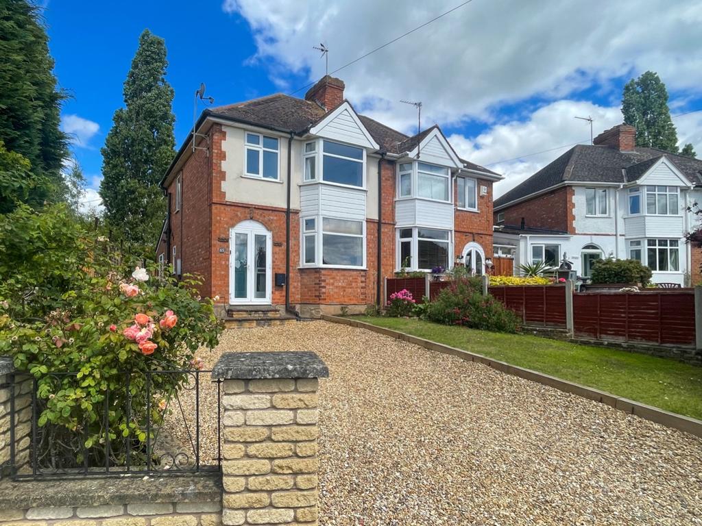 Taylor Avenue, Leamington Spa 3 bed semidetached house £1,450 pcm (£335 pw)