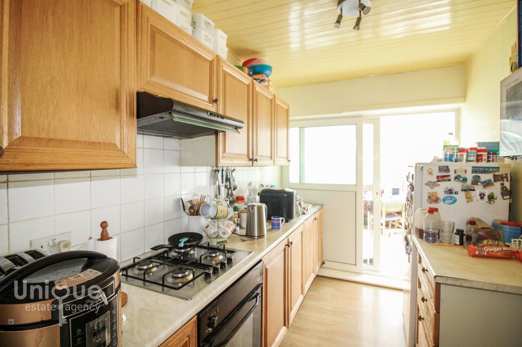 Lomond Avenue, Lytham St. Annes, FY8 2 bed bungalow £200,000