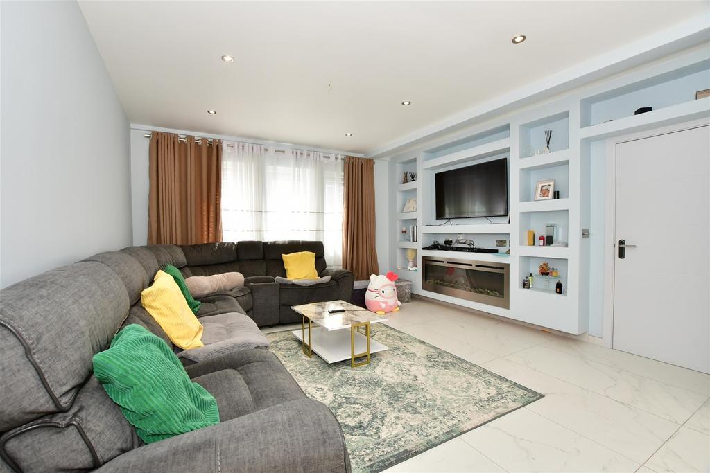 Lounge/Dining/ Kitchen Area