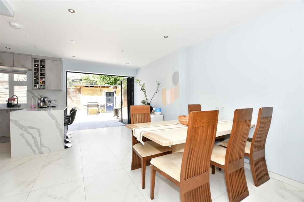 Lounge/Dining/ Kitchen Area