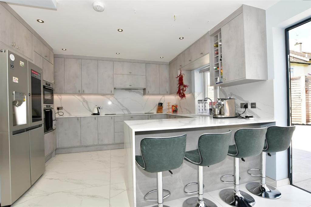 Lounge/Dining/ Kitchen Area