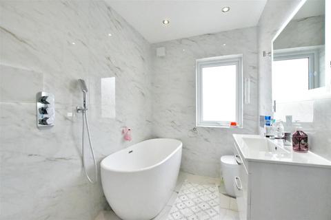 4 Colebrook Path, Loughton, IG10 2HW