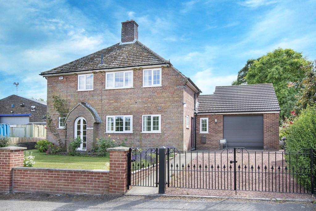 Swallow Road, Grimsby 6 bed detached house for sale £500,000