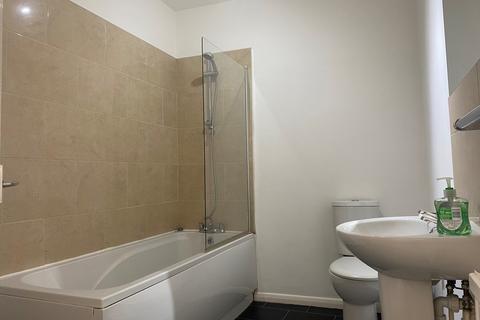 2 bedroom terraced house to rent, South Street North, New Whittington