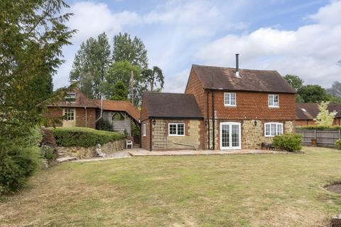 4 bedroom detached house to rent, Betchetts Green Road, Holmwood, Dorking