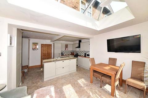2 bedroom end of terrace house to rent, Old Market Place, Knutsford