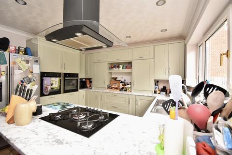 Iona Lowthorpe, Southrey, Lincoln, LN3 5TD