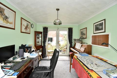 Iona Lowthorpe, Southrey, Lincoln, LN3 5TD