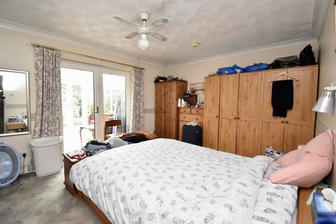 Iona Lowthorpe, Southrey, Lincoln, LN3 5TD
