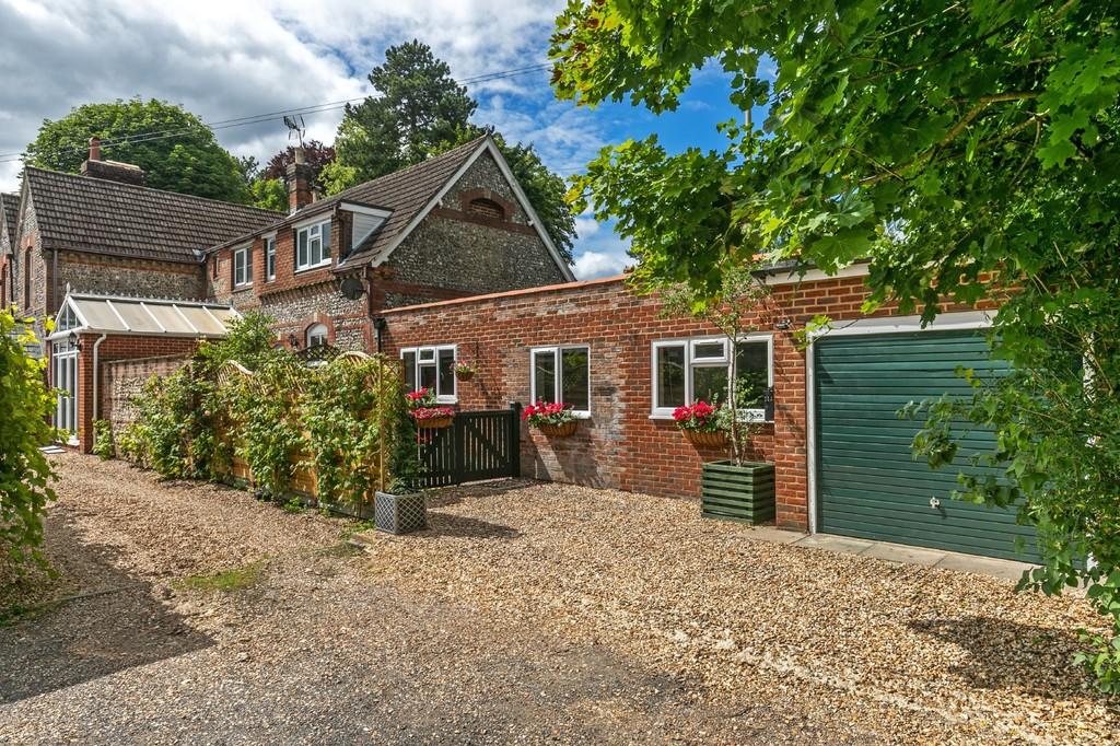 Andover Road, Winchester, SO22 3 bed semidetached house for sale £