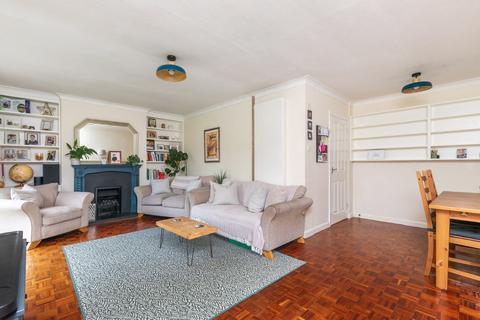 2 Southwick Close, Winchester, SO22 6JR