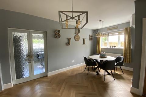 10 Blaenau Road, Llandybie, Ammanford, SA18 3YR