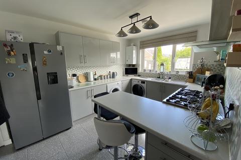 10 Blaenau Road, Llandybie, Ammanford, SA18 3YR