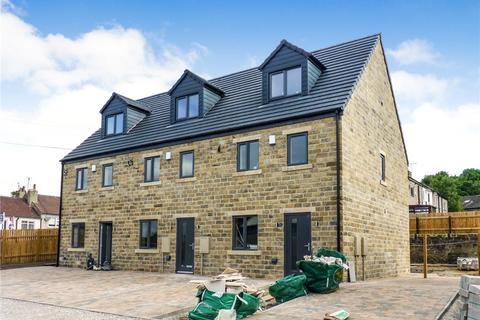 3 bedroom terraced house for sale - Busfield Court, Sandbeds, Keighley