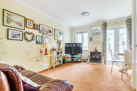 6 Knotley Way, West Wickham, BR4 9FH