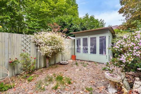 6 Knotley Way, West Wickham, BR4 9FH