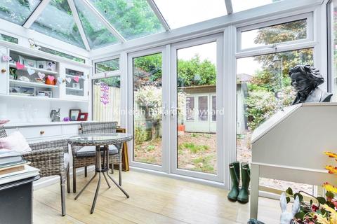 6 Knotley Way, West Wickham, BR4 9FH
