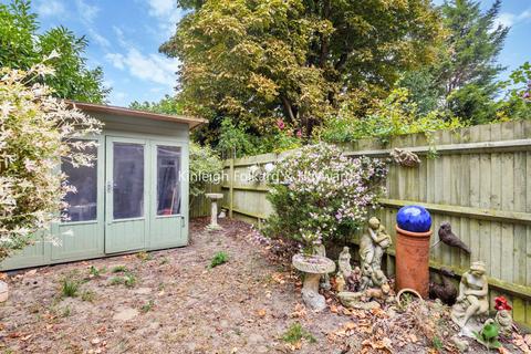 6 Knotley Way, West Wickham, BR4 9FH