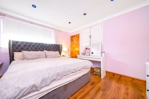 8 Whenman Avenue, Bexley, DA5 2BS