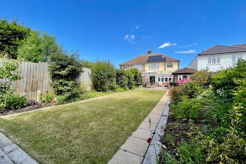 4 Ravenswood, Bexley, DA5 3NN