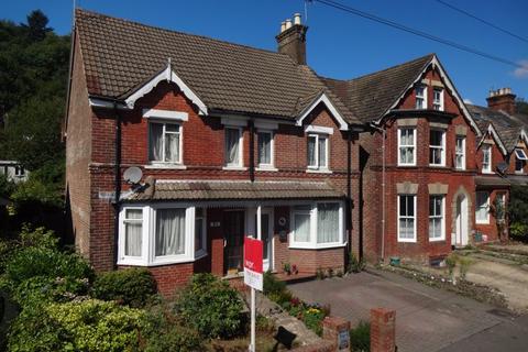 87 Lion Lane, Haslemere, GU27 1JL