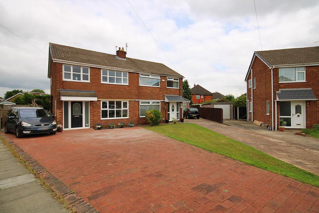 Walkers Lane, Penketh, Warrington, WA5 3 bed semidetached house £260,000