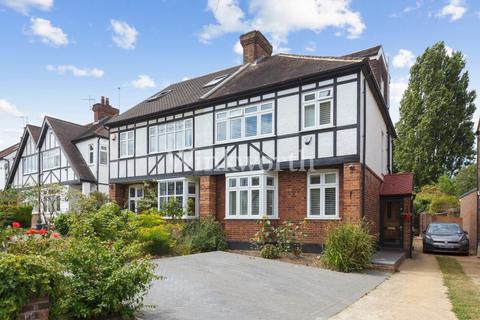 4 bedroom semi-detached house for sale - Greenway, London, N14