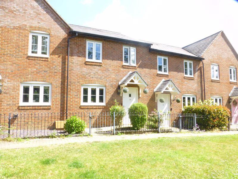 Kempton Close, Bicester 2 bed terraced house £315,000