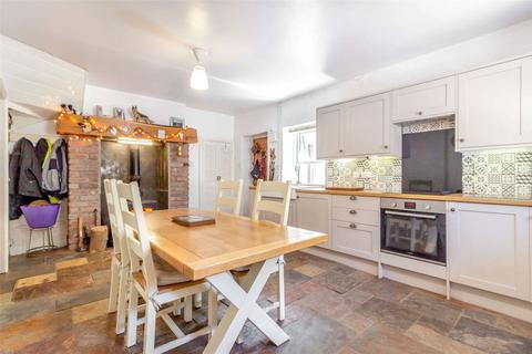 Towy Villa Broadlay, Ferryside, SA17 5UB