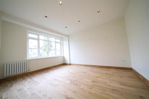 4 bedroom semi-detached house for sale - Greenway, Southgate, London