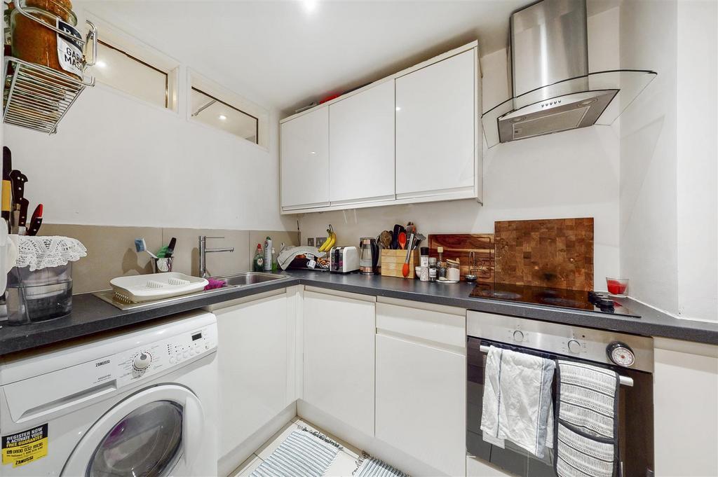 218 A High Street - PKv Okdo D9 L5 Aq BBD0 Ev2.jpg