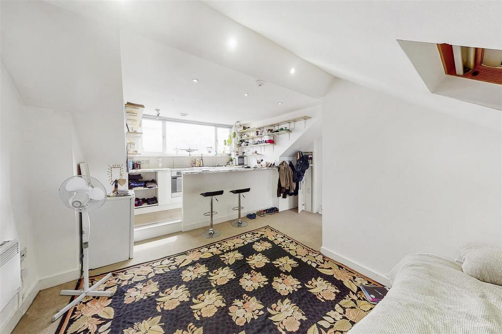 218e High Street - ygn T7soa UUXIM3 Xv I6 Nf.jpg