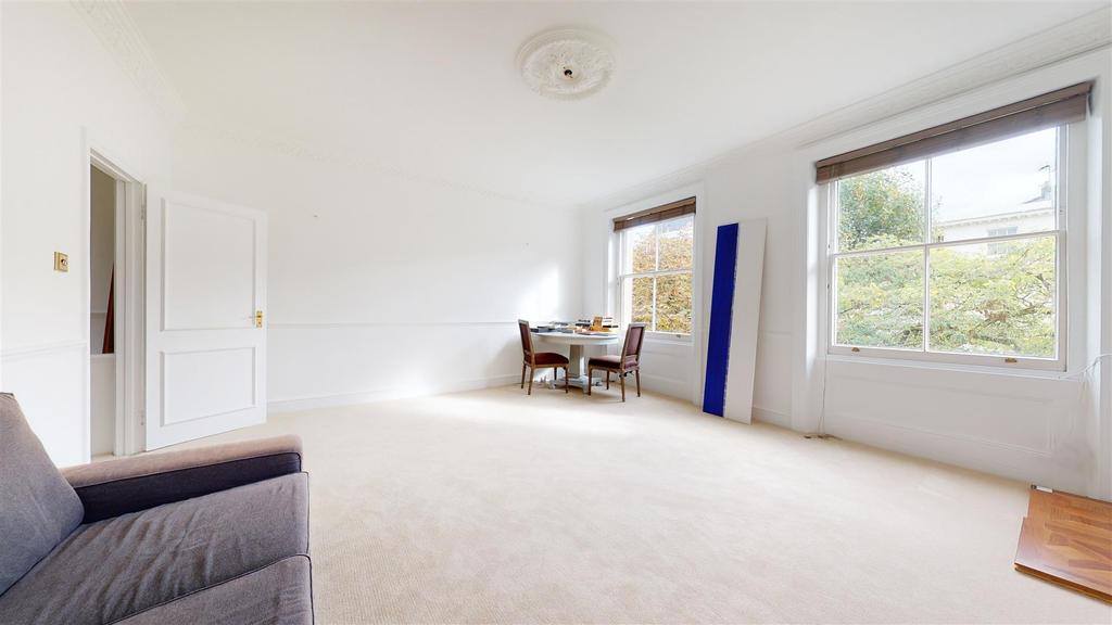Clarendon Gardens, W9 3 bed flat £4,500 pcm (£1,038 pw)