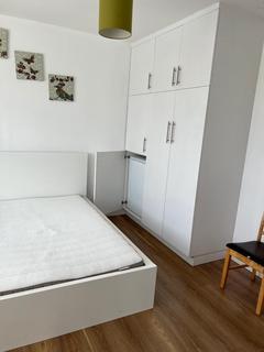 1 bedroom in a house share to rent - Devonshire Hill Lane, London