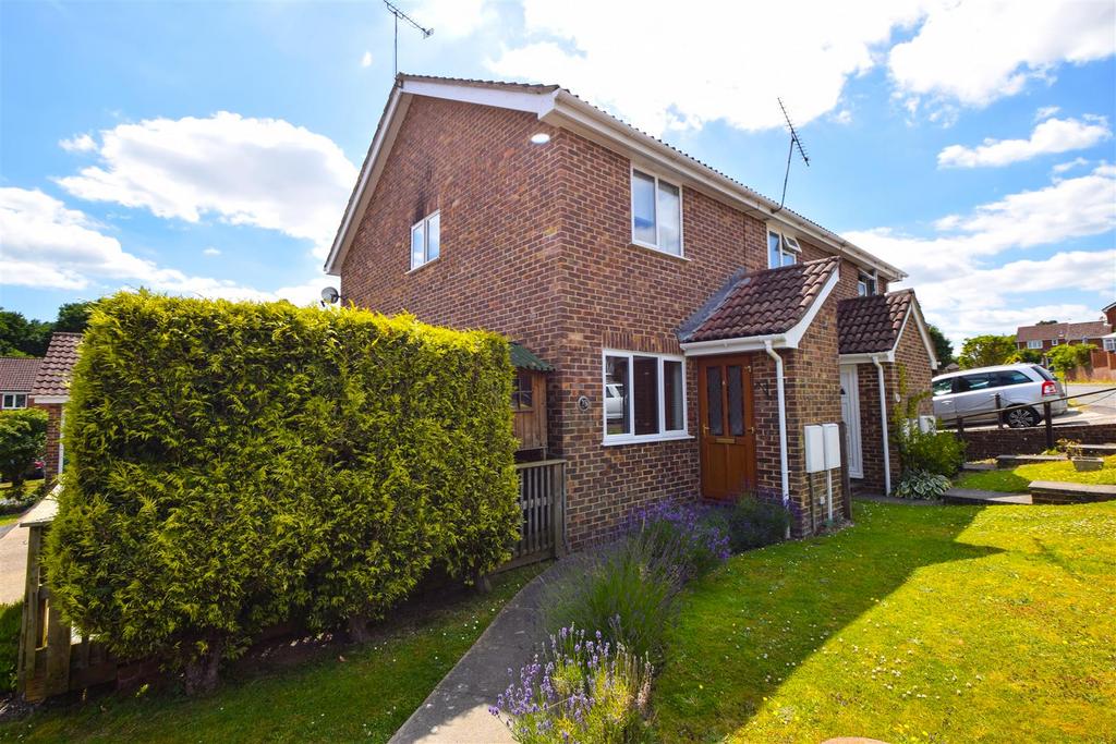 Falconers Drive, Battle 2 bed semidetached house for sale £325,000