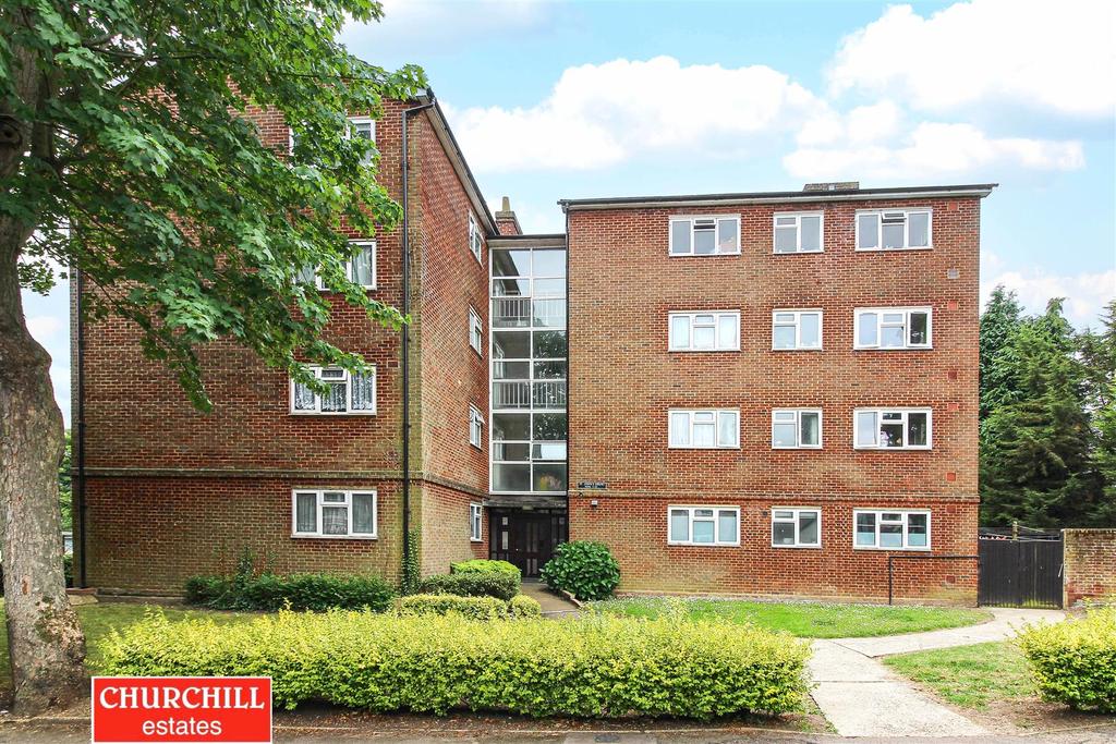Gladstone Road, Buckhurst Hill 2 bed flat £330,000