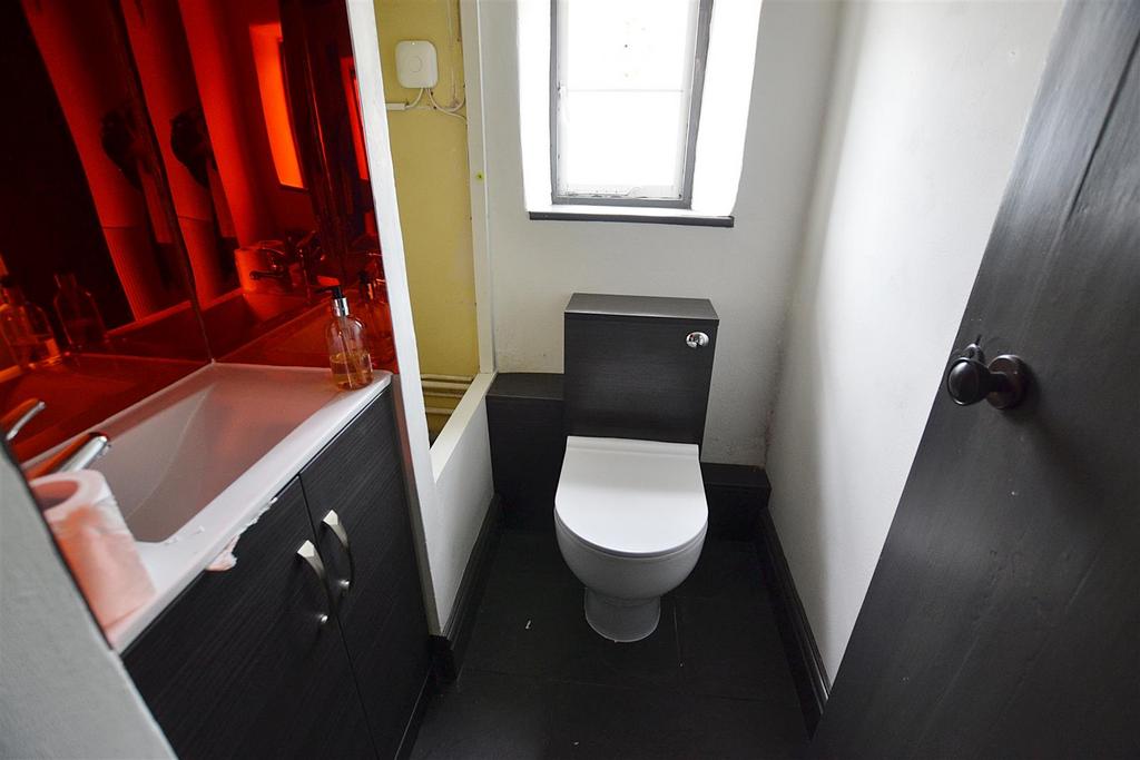 Toilet.JPG