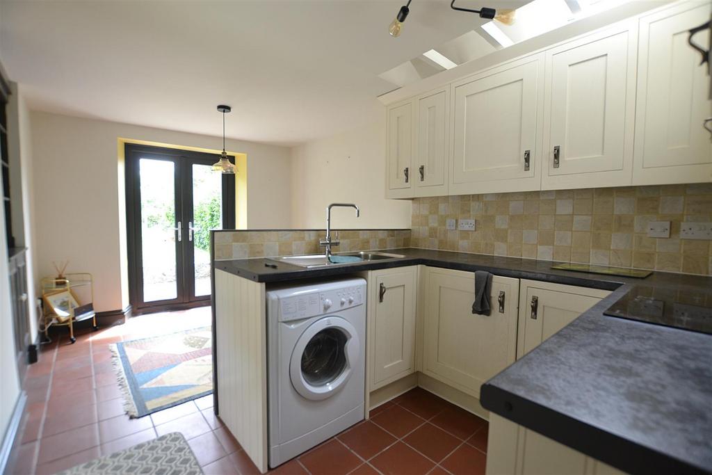 Kitchen.JPG