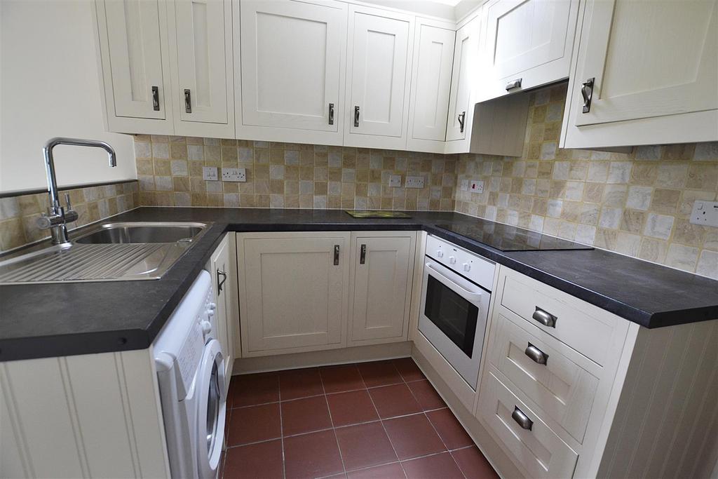 Kitchen...JPG