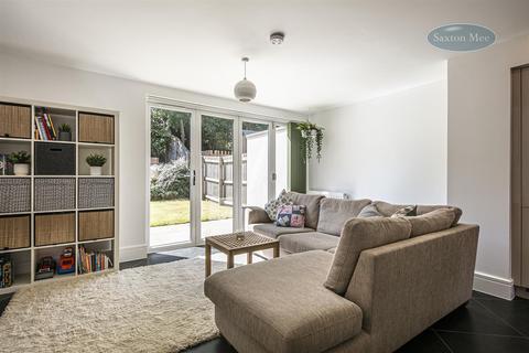 72 Chapman Close, Sheffield, S6 5BX