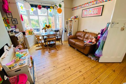 46 Barry Road, Northampton, NN1 5JS