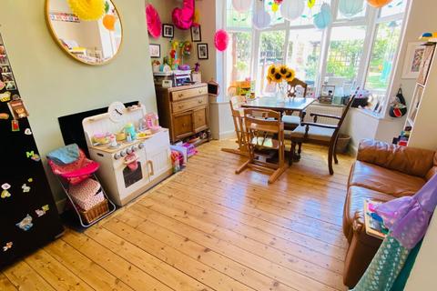 46 Barry Road, Northampton, NN1 5JS