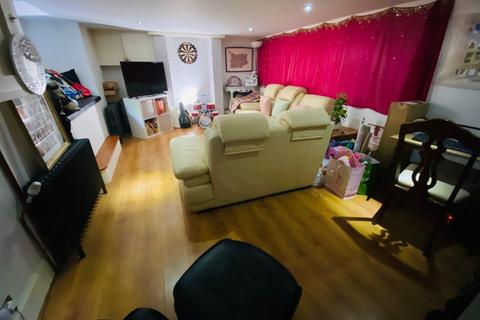 46 Barry Road, Northampton, NN1 5JS