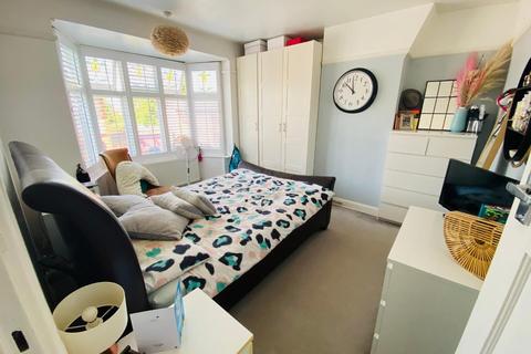 46 Barry Road, Northampton, NN1 5JS