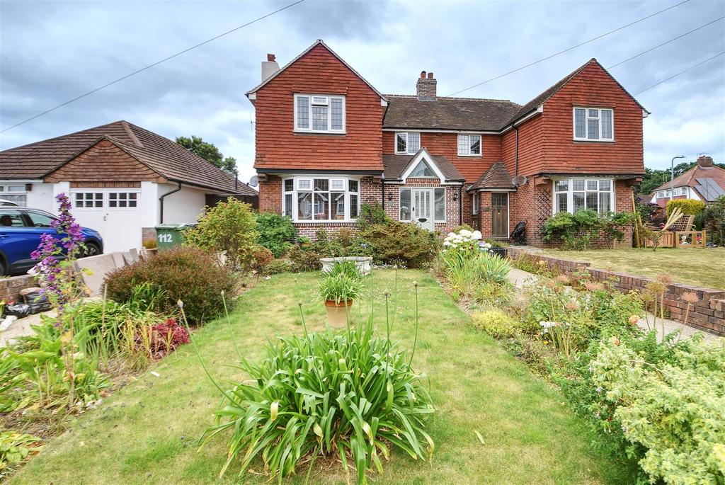 Buxton Drive, BexhillOnSea 3 bed semidetached house for sale £425,000