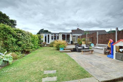 112 Buxton Drive, Bexhill-on-sea, TN39 4AS