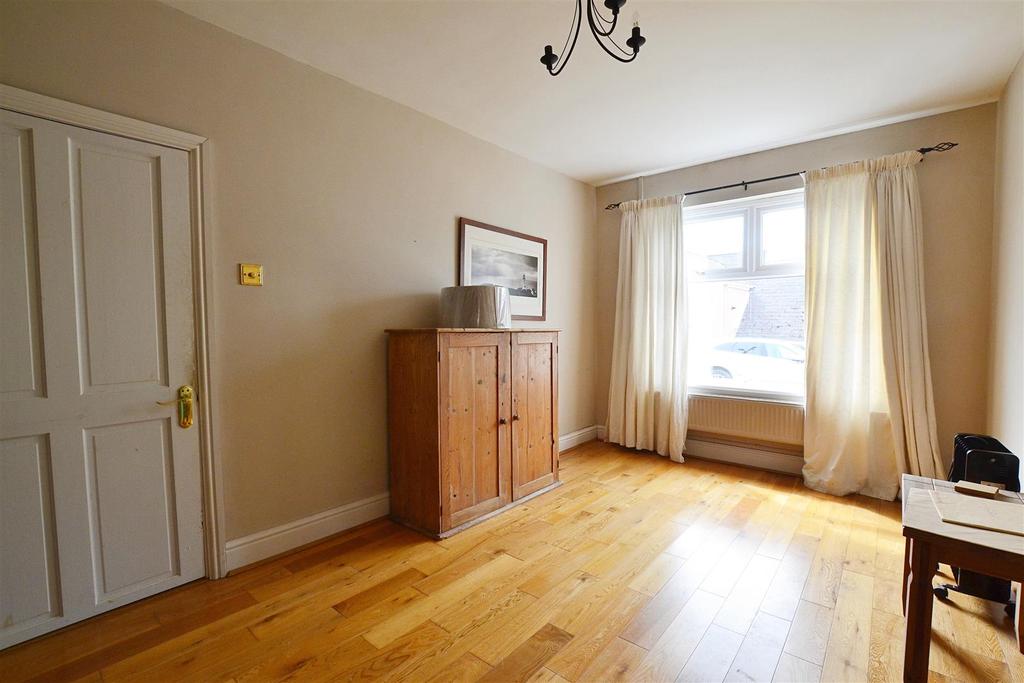 Sitting room...JPG