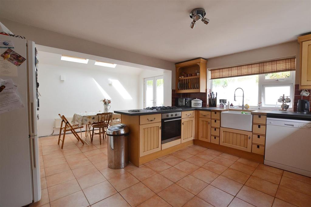 Kitchen.JPG