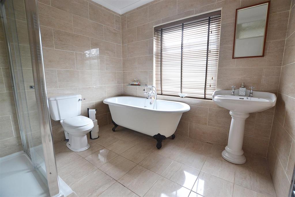 Bathroom.JPG